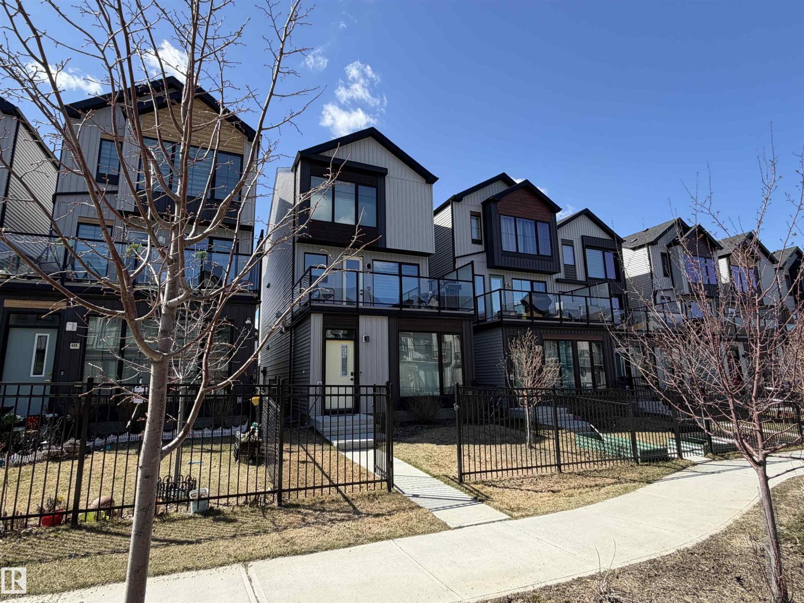 451 39 Street SW - Photo 44