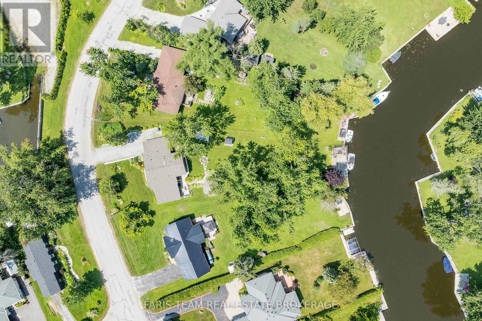 27 POPLAR CRESCENT - 43