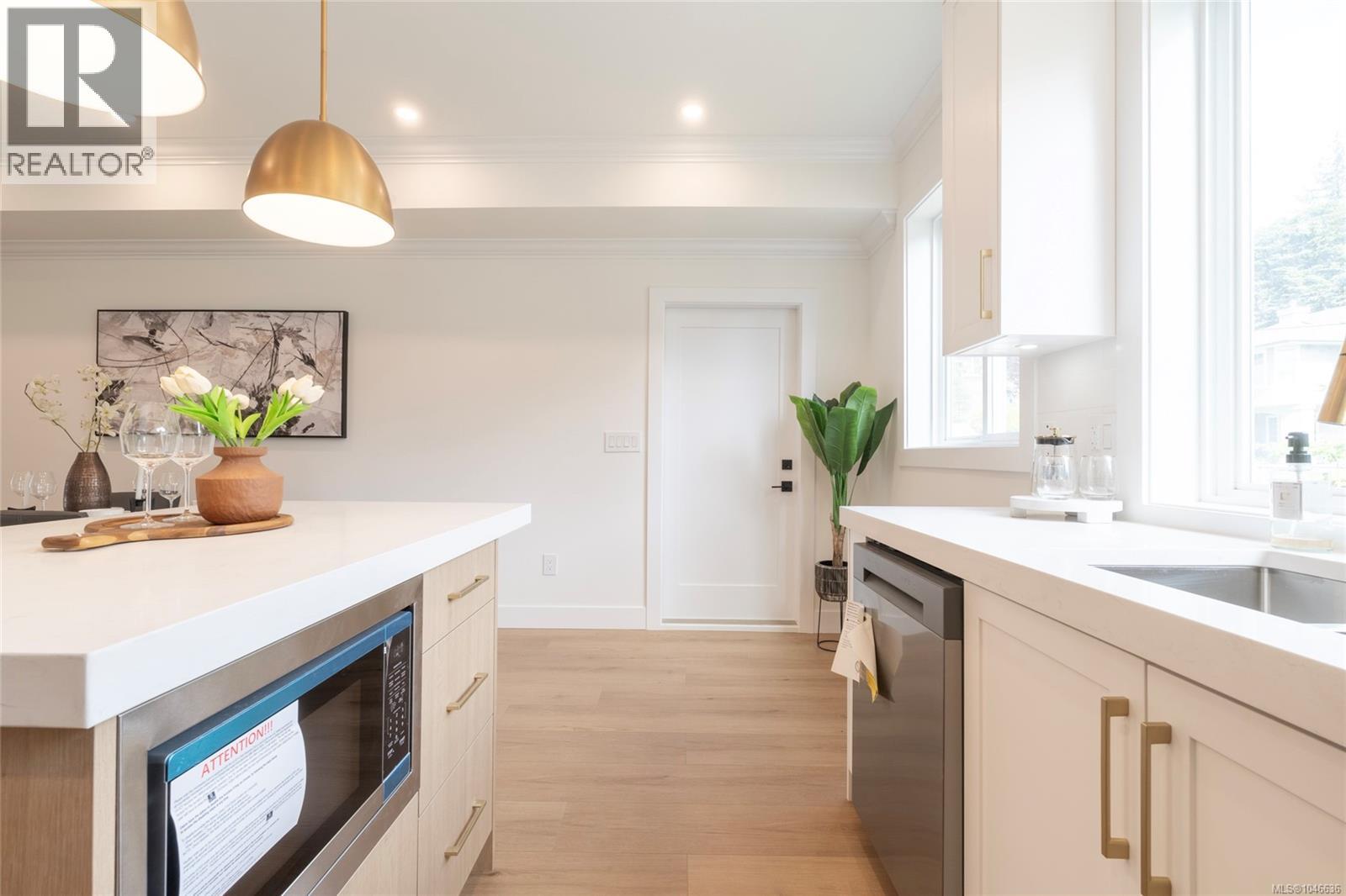 565 Belford Pl - 8