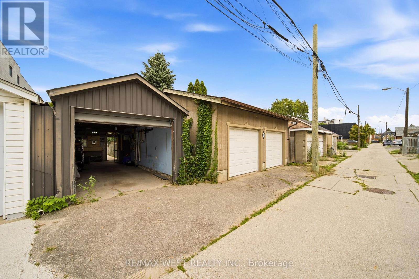 25 BATAVIA AVENUE - 20