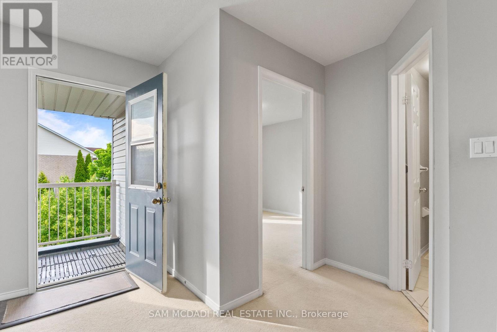 1190 FOX CRESCENT - 16
