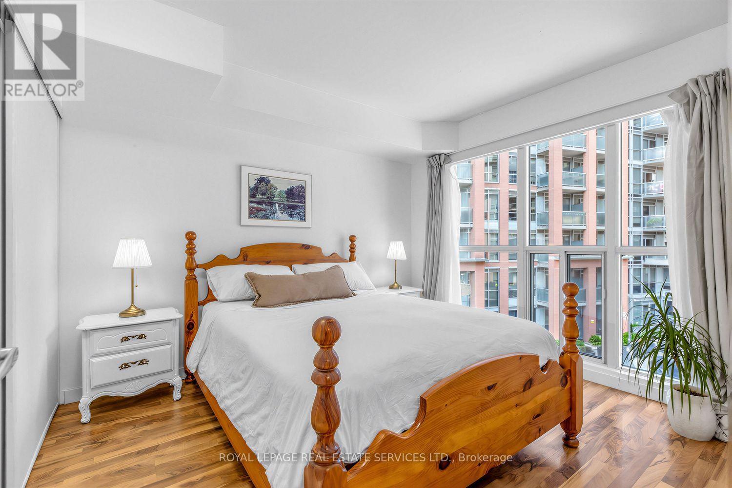 #337 1005 KING STREET W - 18