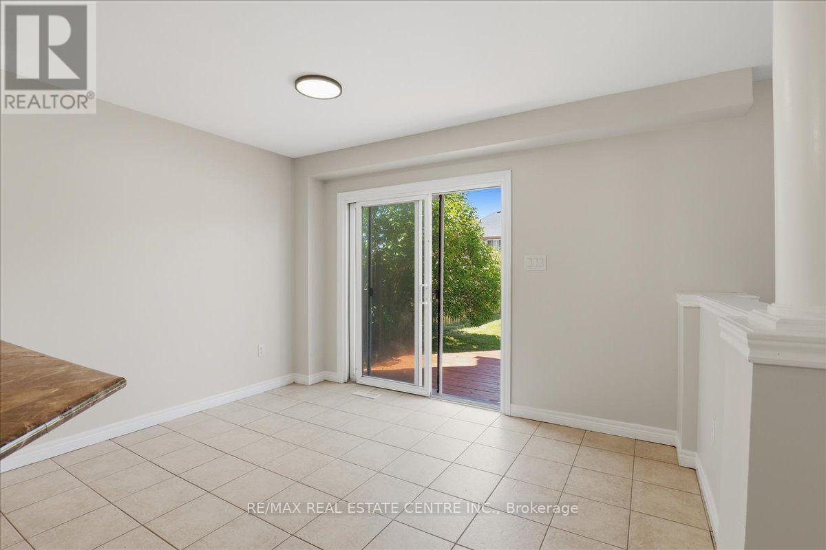 43 DECARO CRESCENT - 10