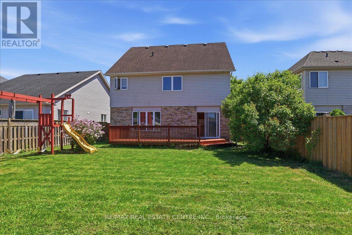 43 DECARO CRESCENT - 41