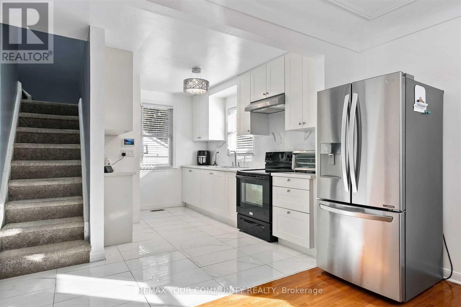 4276 HOWARD AVENUE - 12