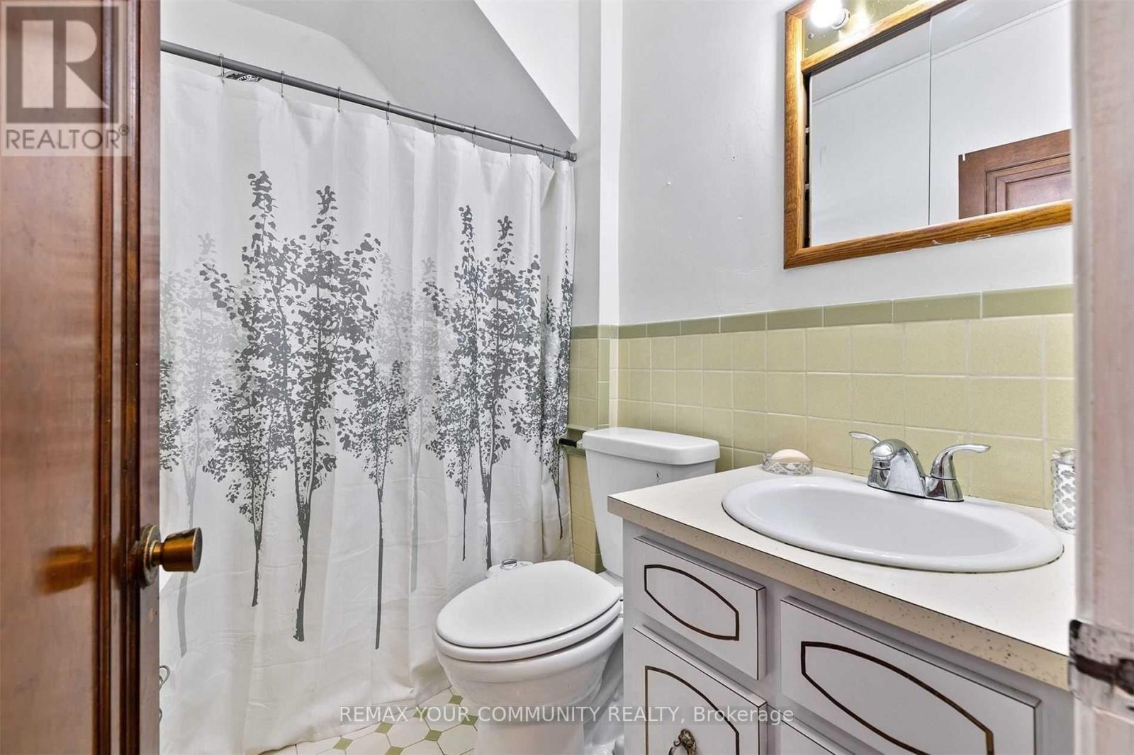 4276 HOWARD AVENUE - 16