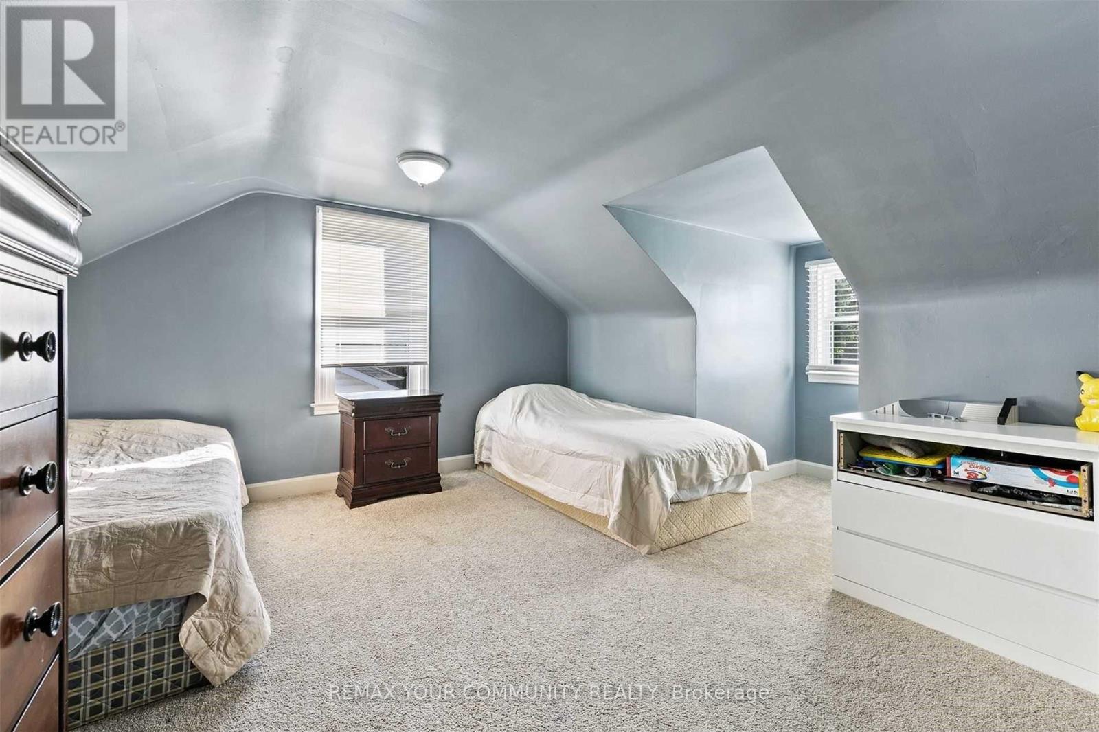 4276 HOWARD AVENUE - 18