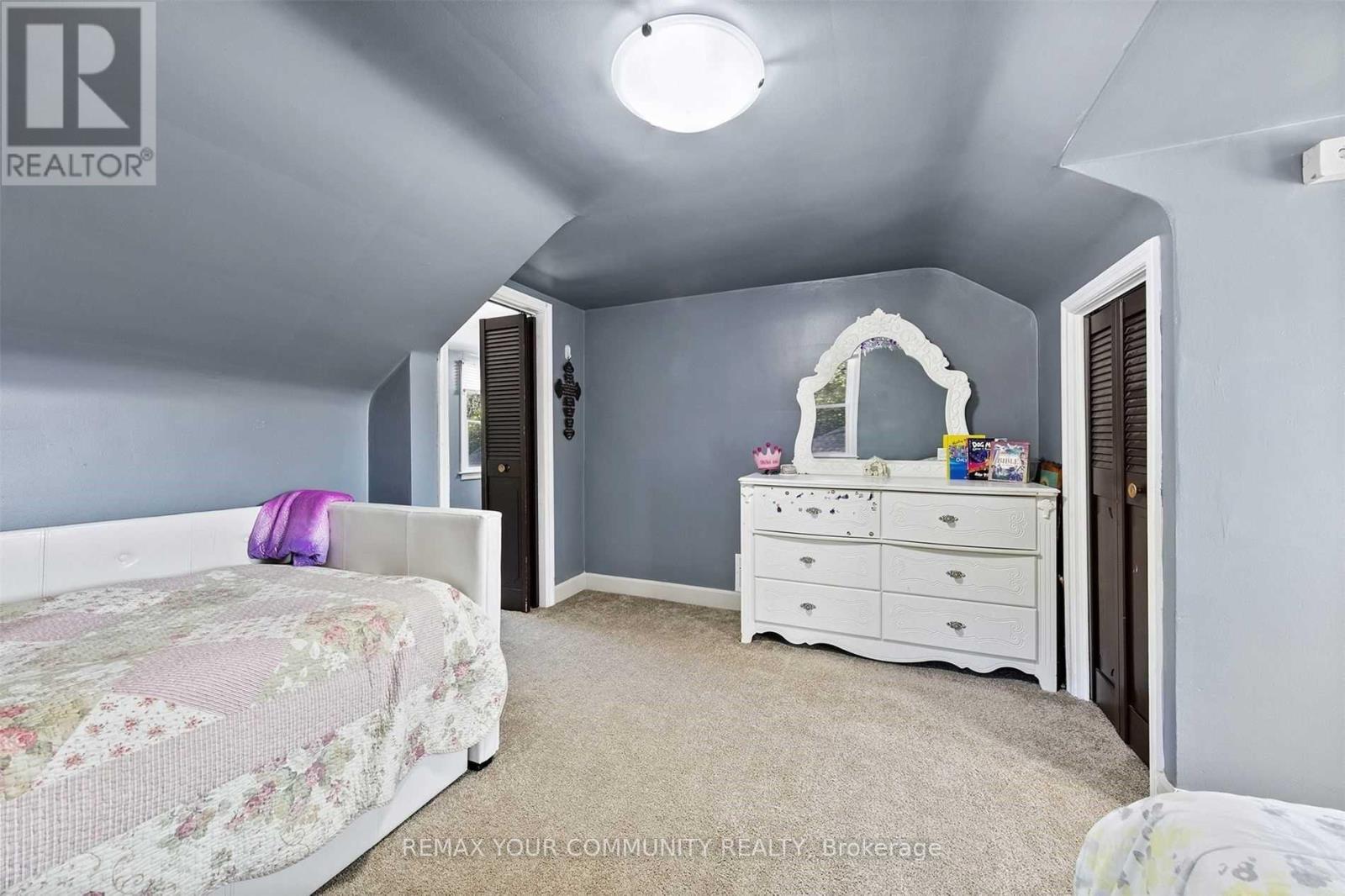 4276 HOWARD AVENUE - 20