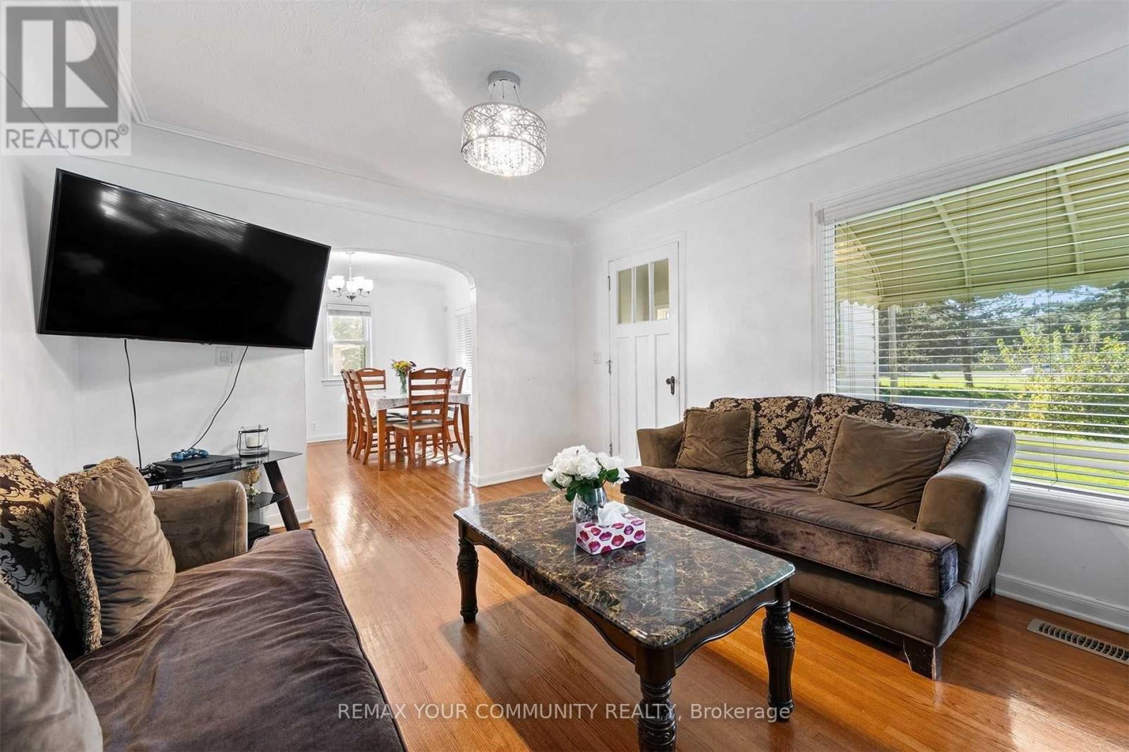 4276 HOWARD AVENUE - 9
