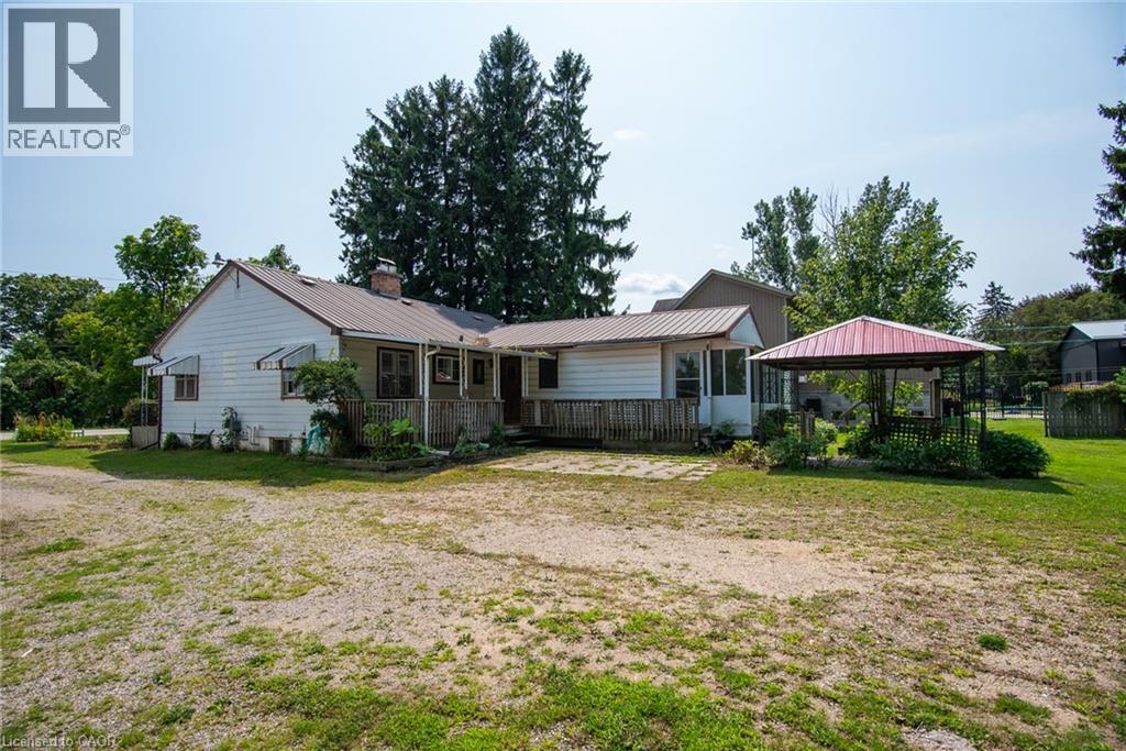 1310 SNYDER'S Road E — photo 3
