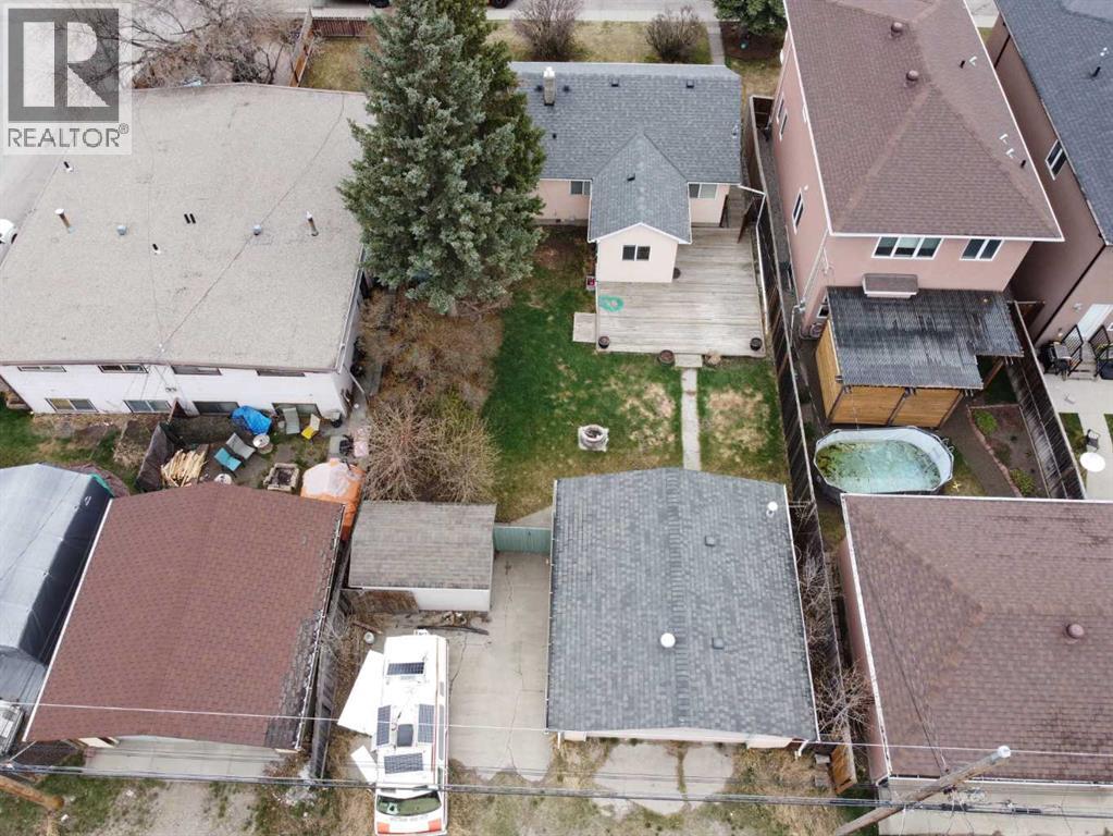 7615 36 Avenue NW - 12