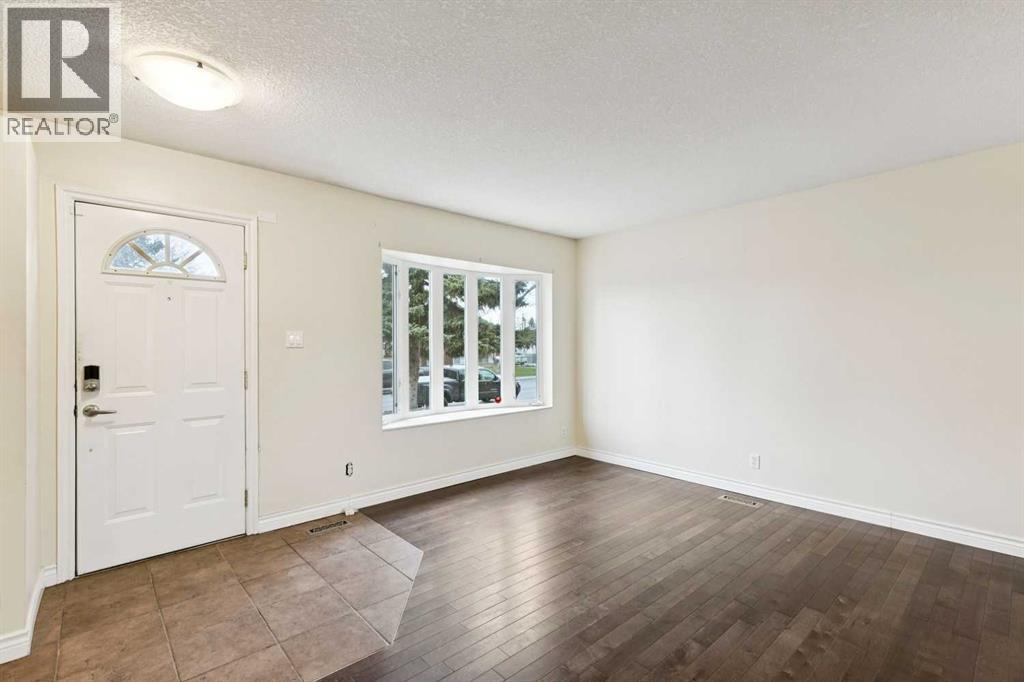 7615 36 Avenue NW - 20