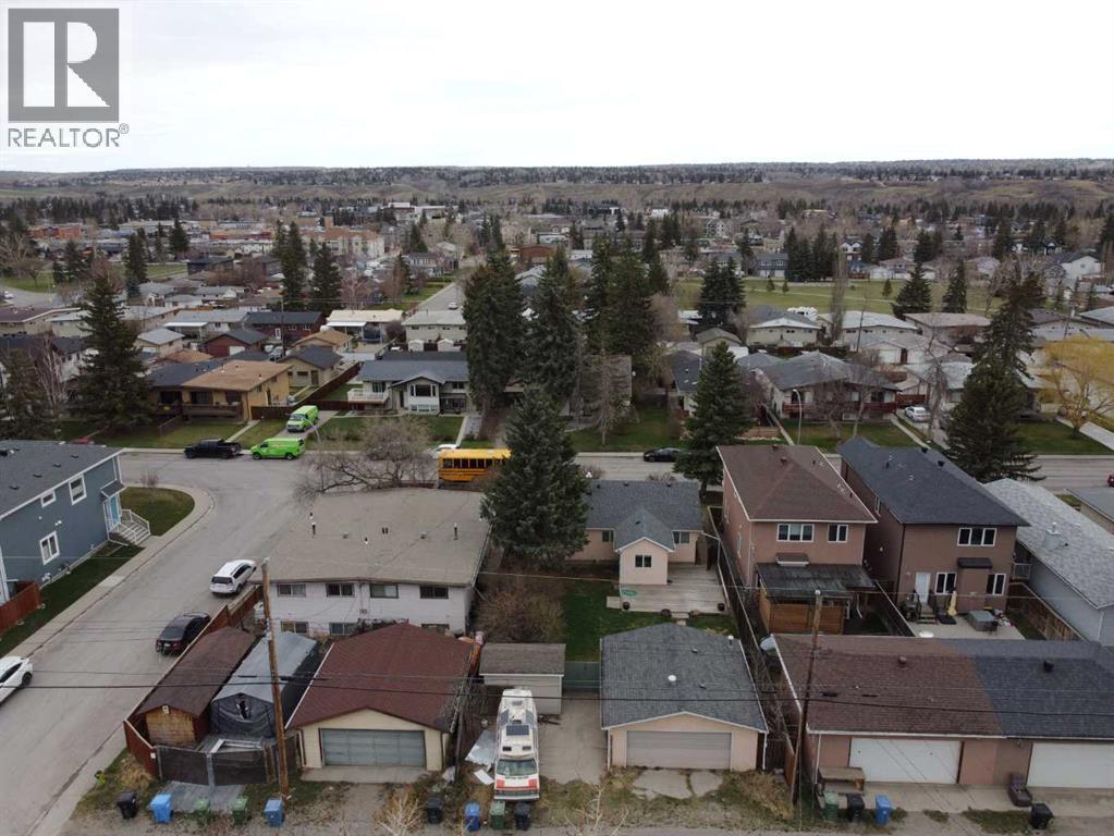 7615 36 Avenue NW - 13