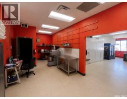 1 1462 100th Street, North Battleford, SK S9A0W2 Photo 8