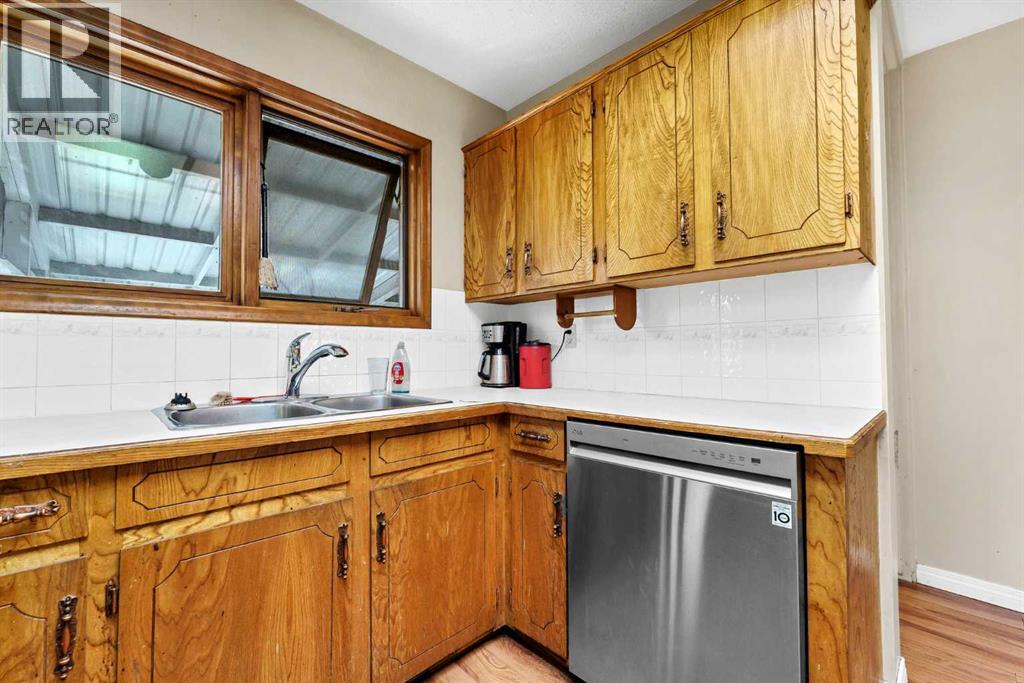 469 19 Street NE - 13