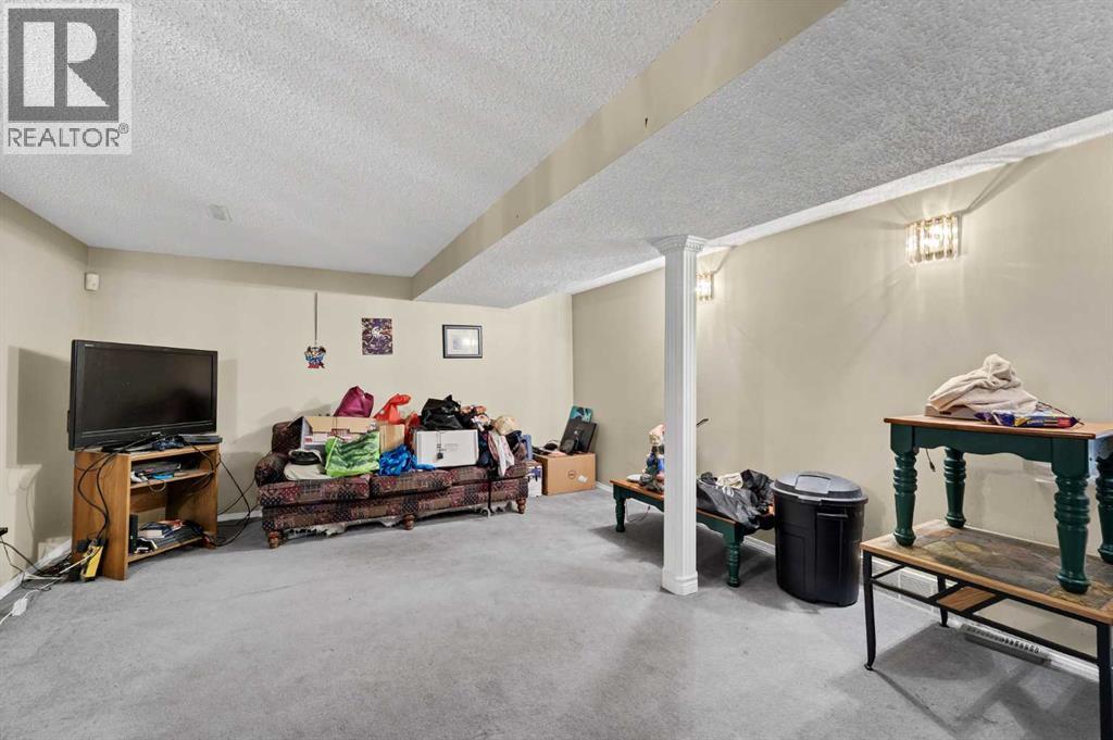 469 19 Street NE - Image 23