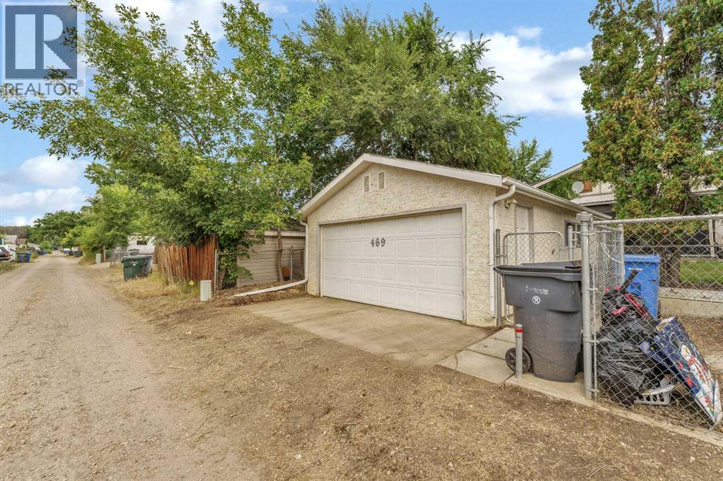 469 19 Street NE - Image 49