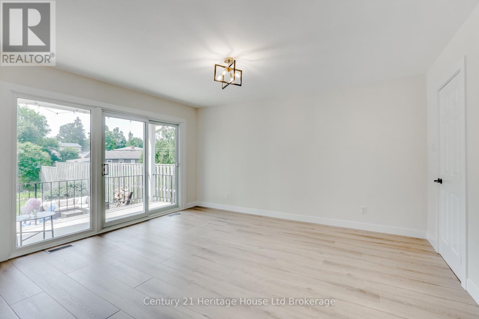 98 MAUD STREET - 13