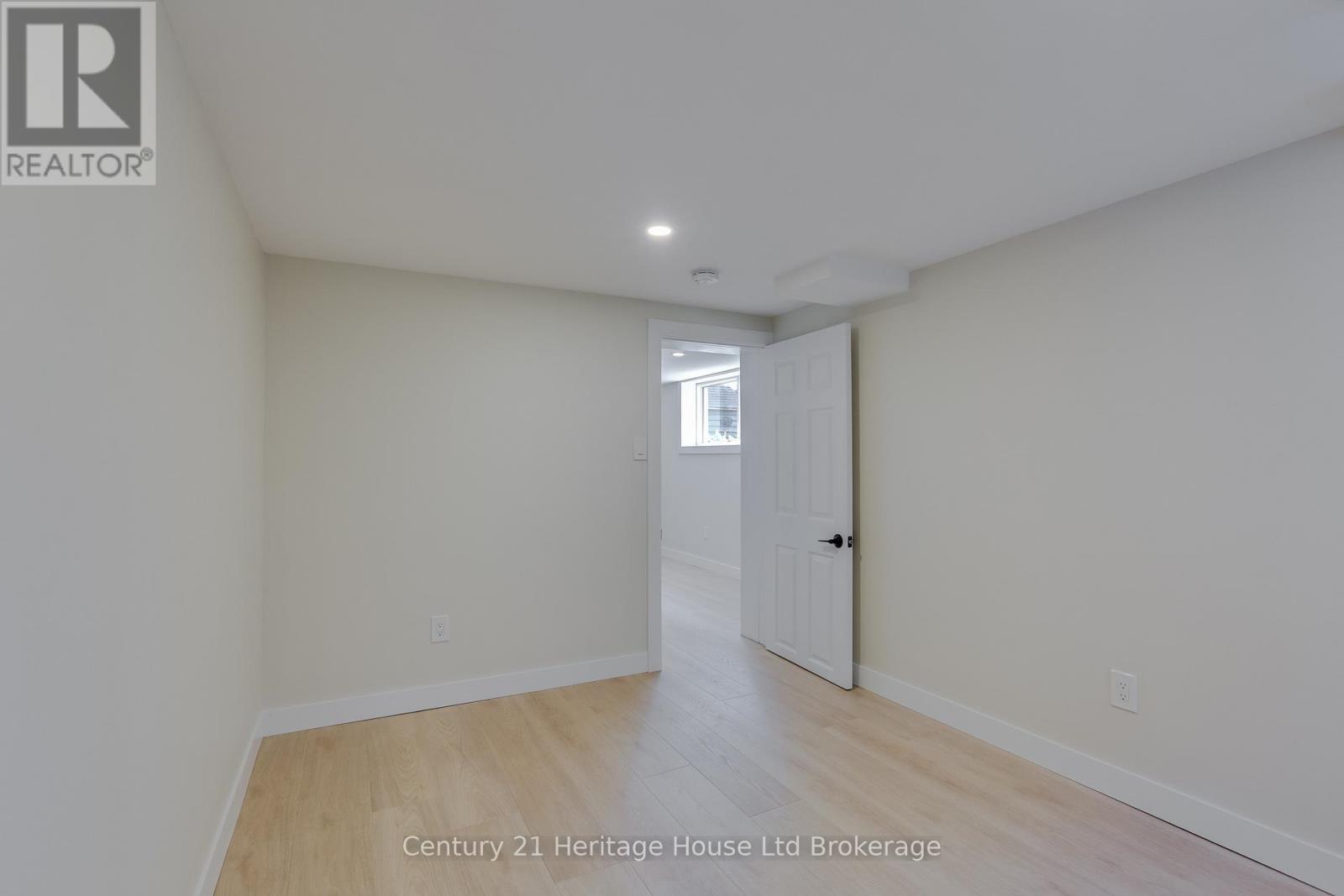 98 MAUD STREET - Image 36