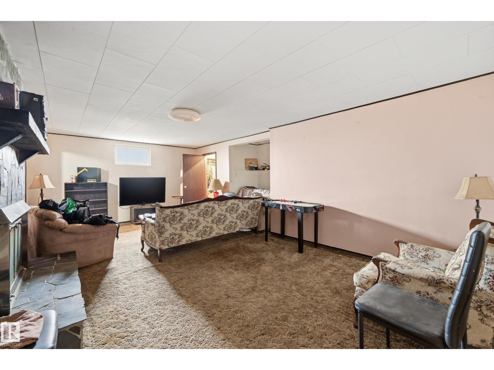 11622 133 Street NW - Photo 17