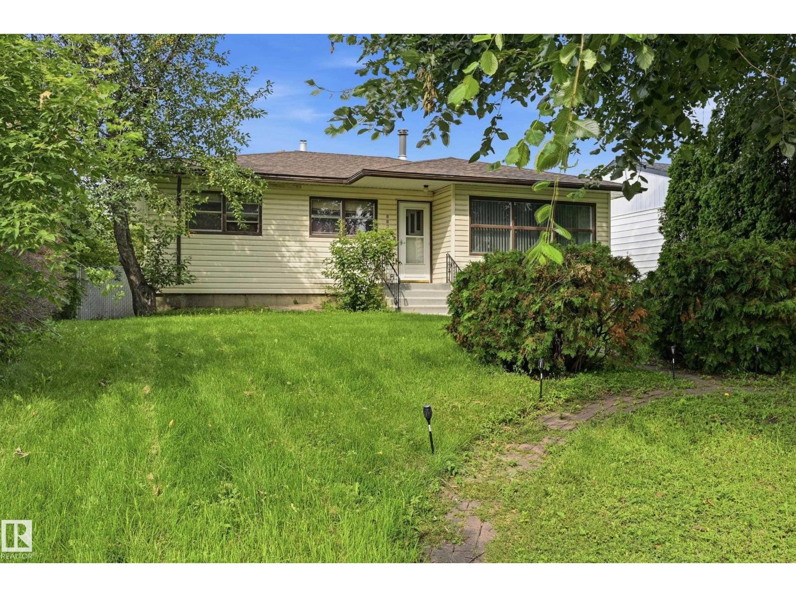 11622 133 ST NW, Woodcroft, Edmonton photo 2