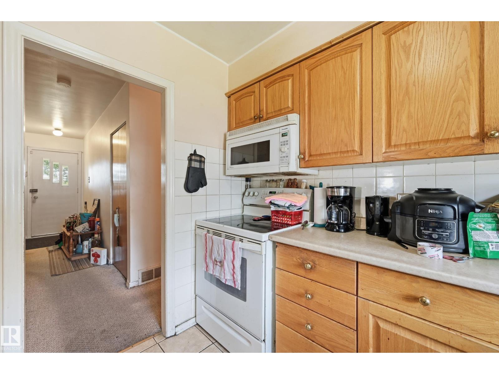 11622 133 Street NW - Photo 8