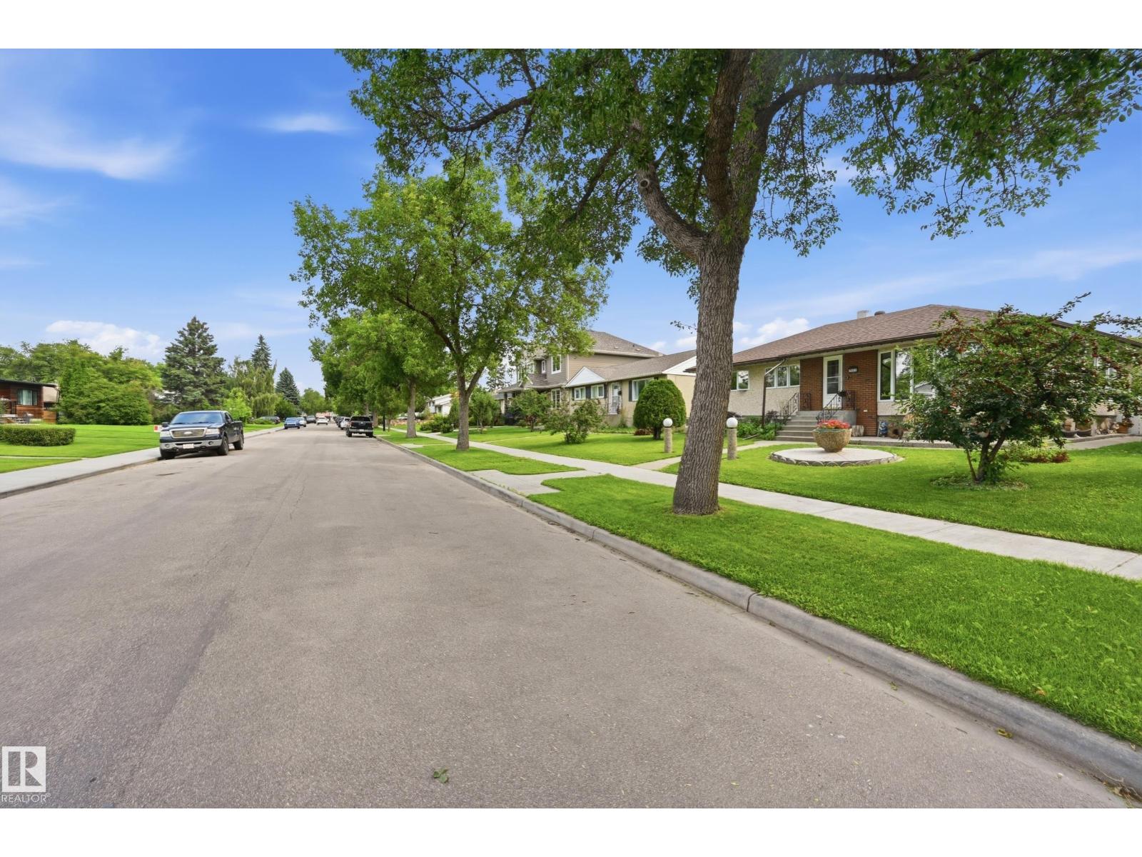 11622 133 Street NW - Photo 36
