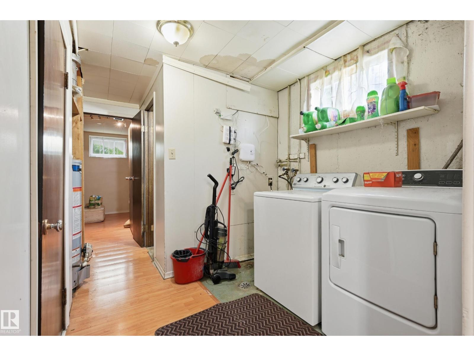 11622 133 Street NW - Photo 24