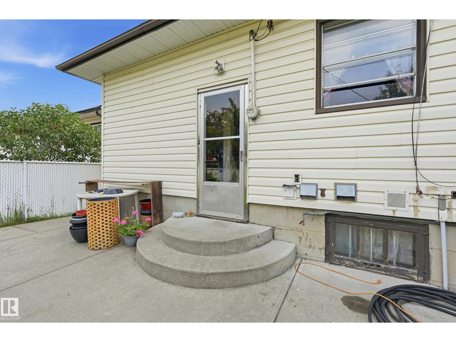 11622 133 Street NW - Photo 26