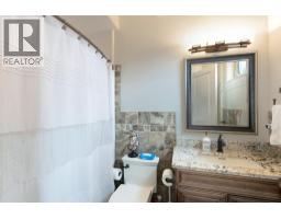2571-2575 Abbott Street, Kelowna, BC V1Y9T9 Photo 32