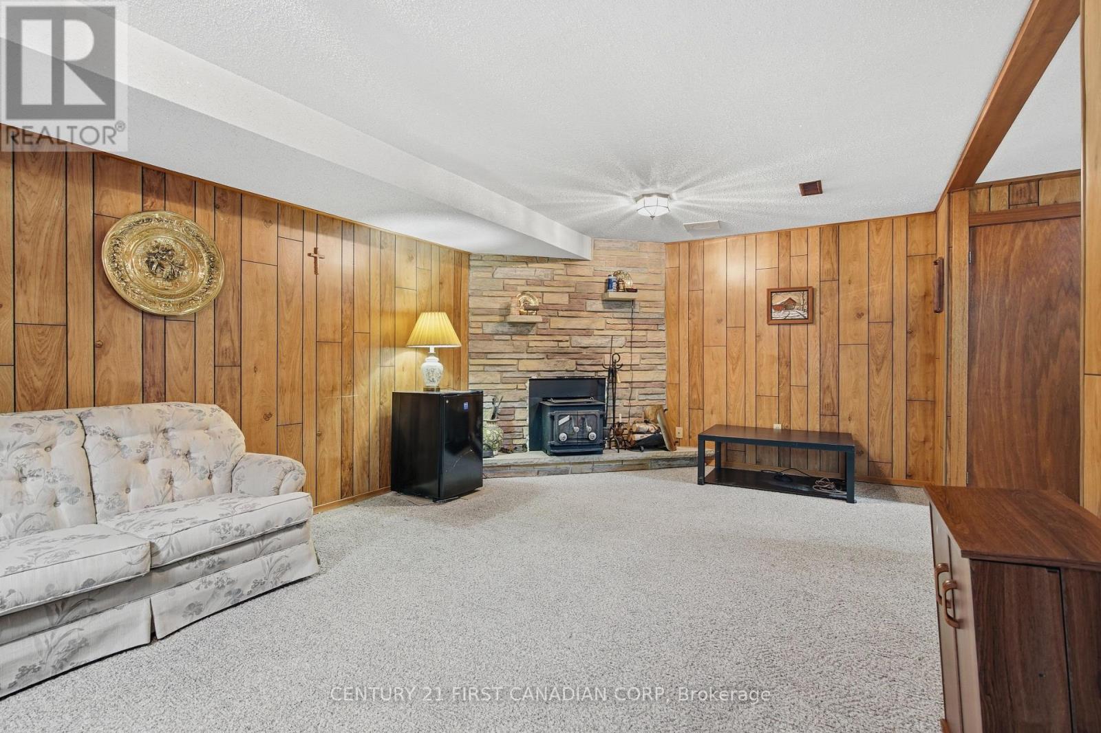 99 MURIEL CRESCENT - 27