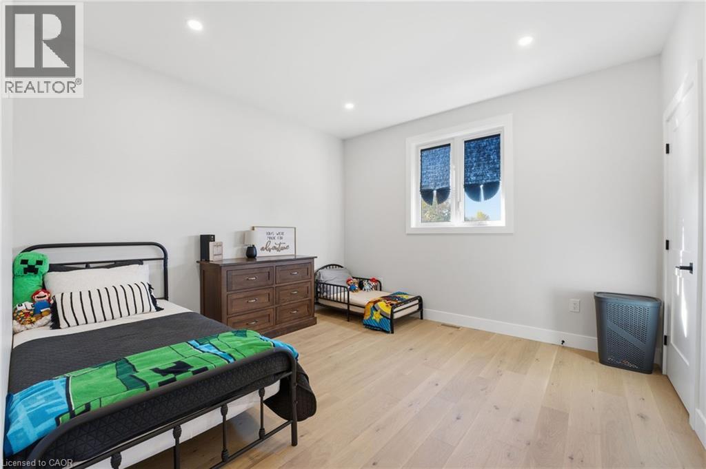 48 REBECCA Drive - 18