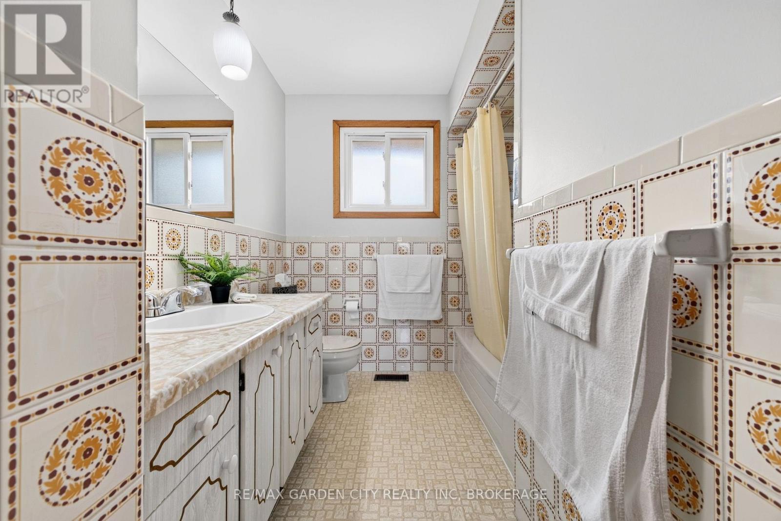 145 ADIS AVENUE - 18