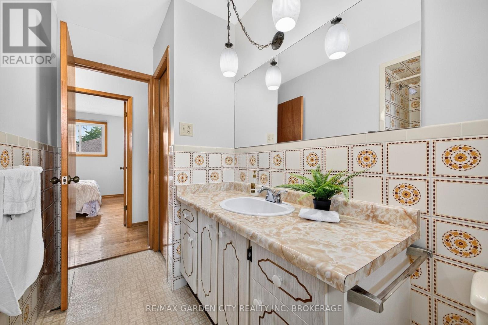 145 ADIS AVENUE - 19
