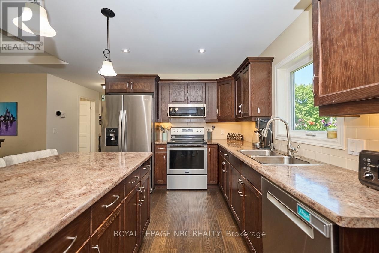 171 CLASSIC AVENUE - 8