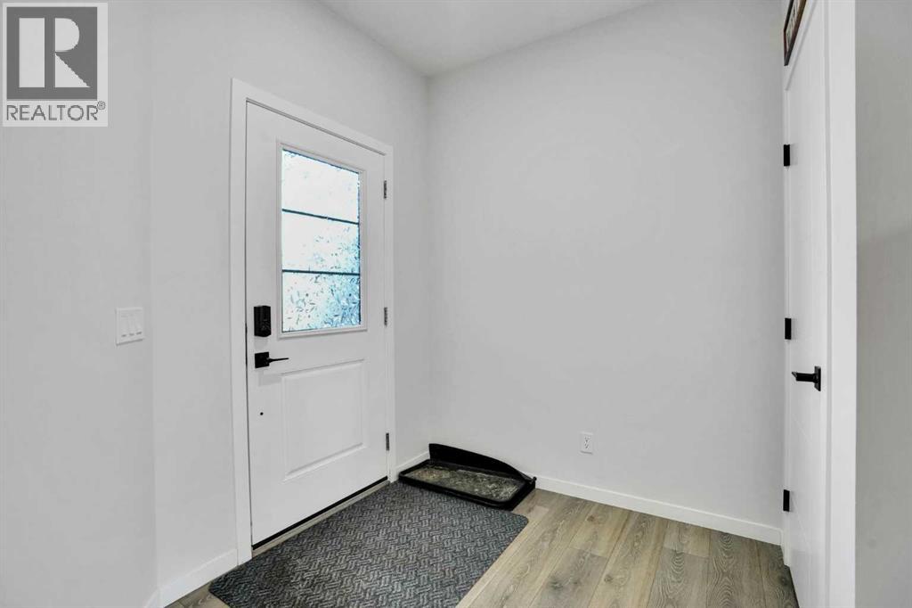 1014 Bayview Rise SW - Image 5