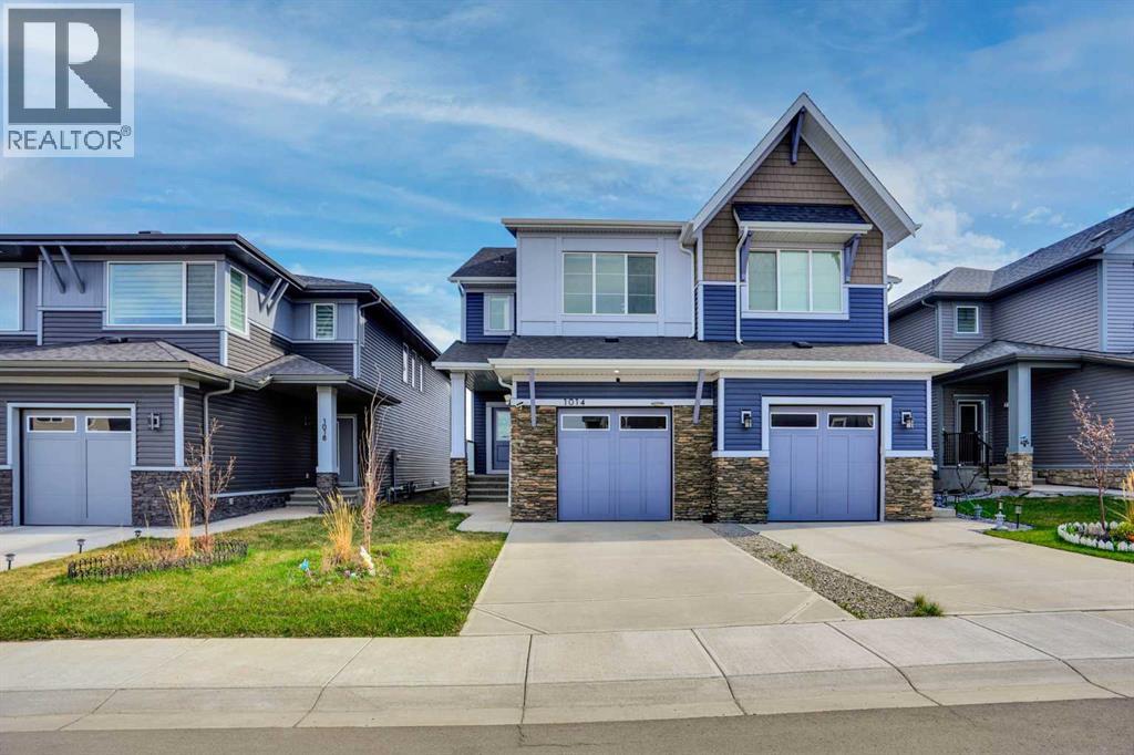 1014 Bayview Rise SW - 2