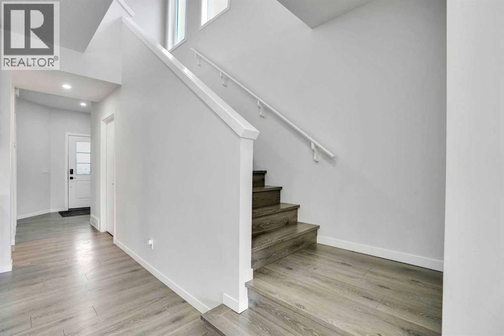 1014 Bayview Rise SW - Image 23