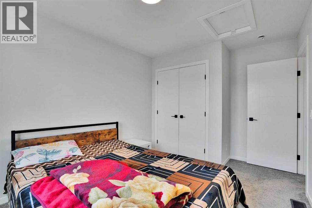 1014 Bayview Rise SW - Image 25