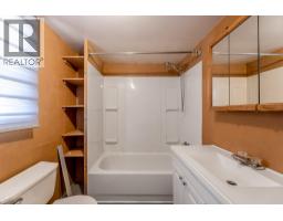 553 Papineau Street, Penticton, BC V2A4X6 Photo 18