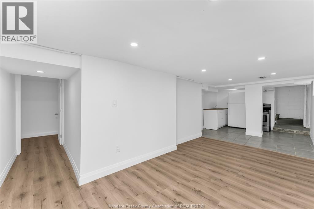 578 BROCK STREET - 21