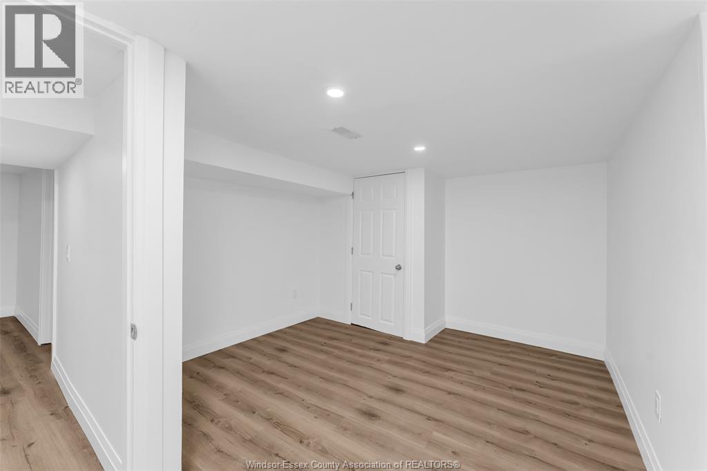 578 BROCK STREET - 22