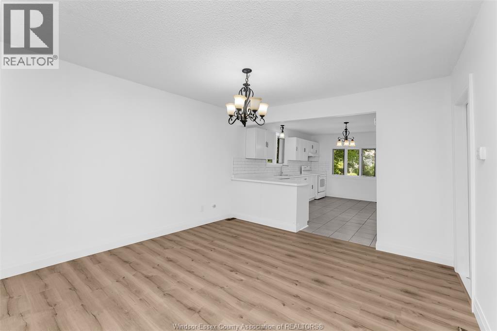 578 BROCK STREET - 8