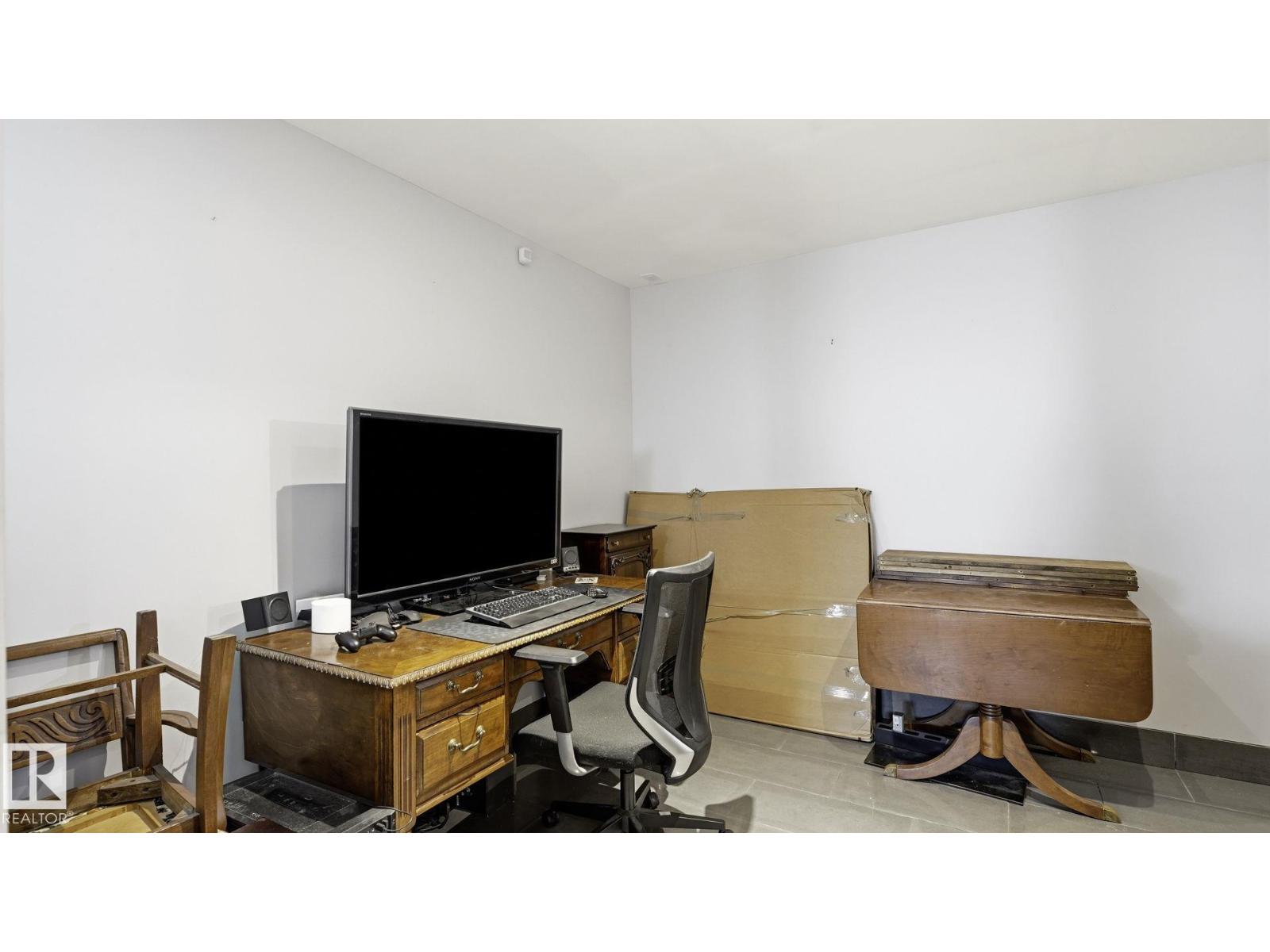 10112 105 ST - 29