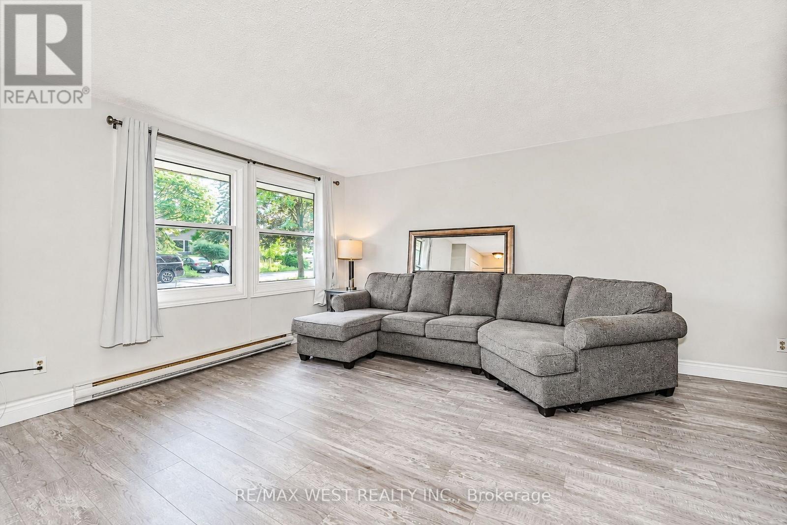 570 ANNANDALE STREET - 5