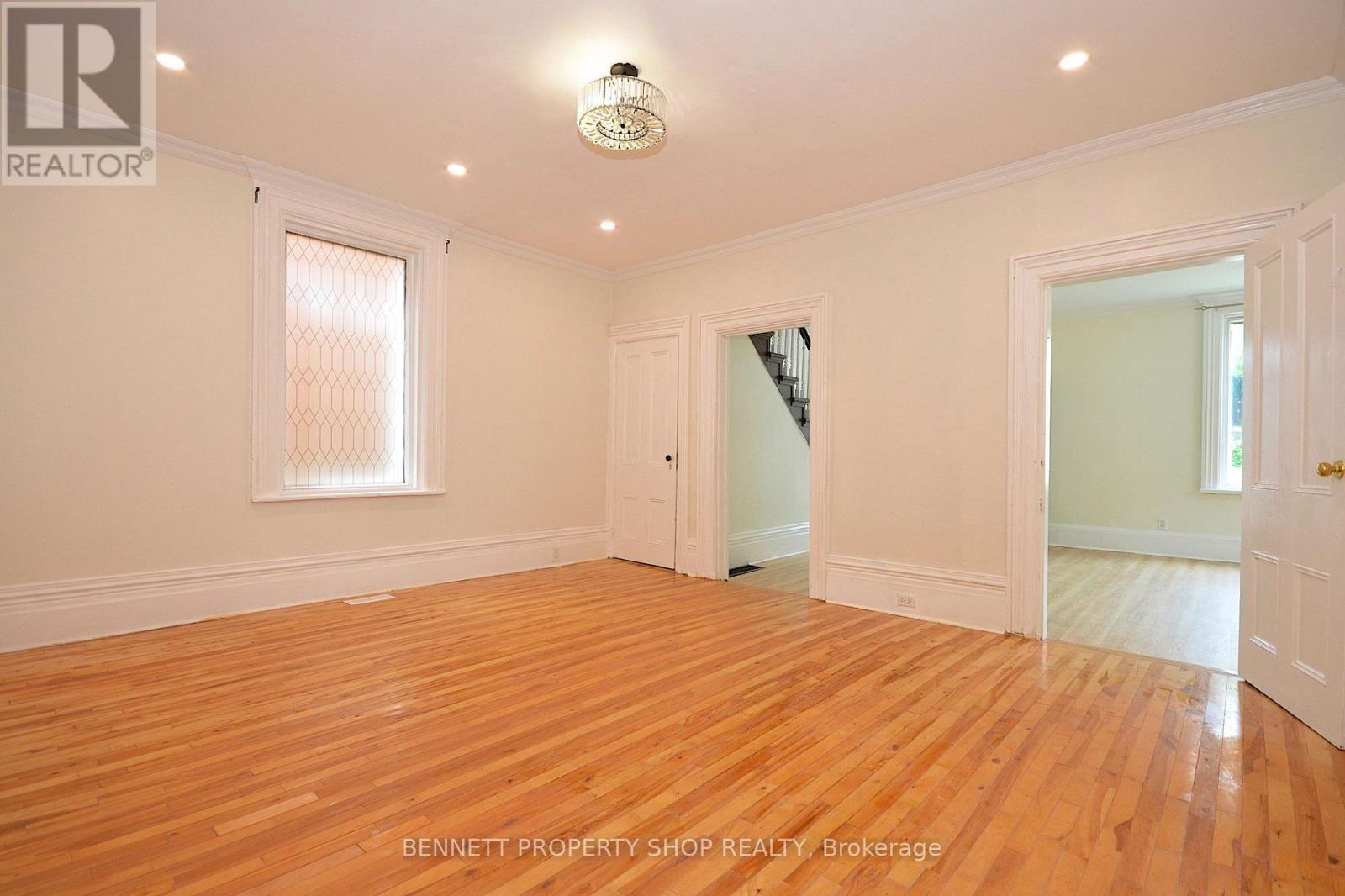 15 DANIEL STREET N - 7