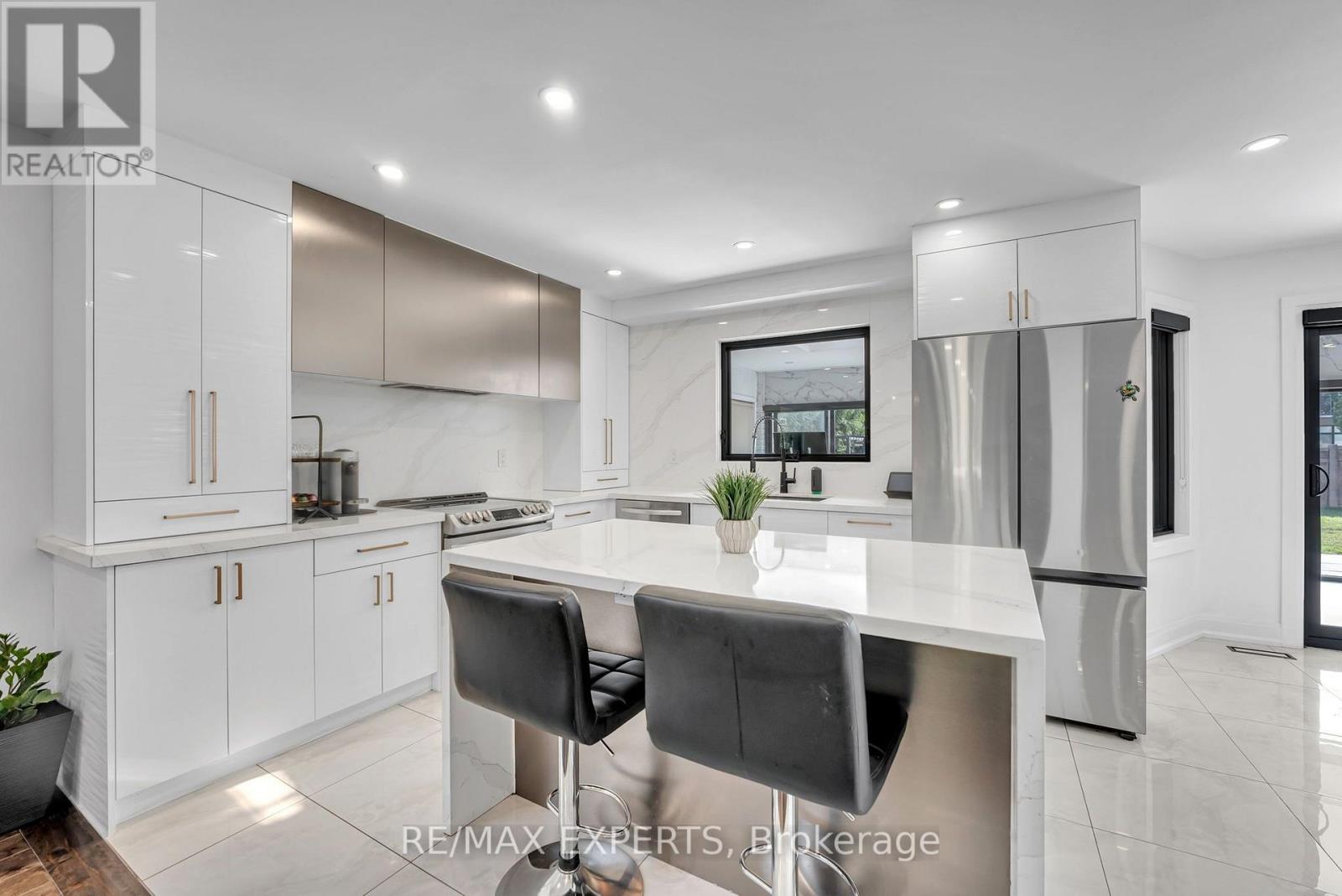 212 BORDEAUX DRIVE - 13