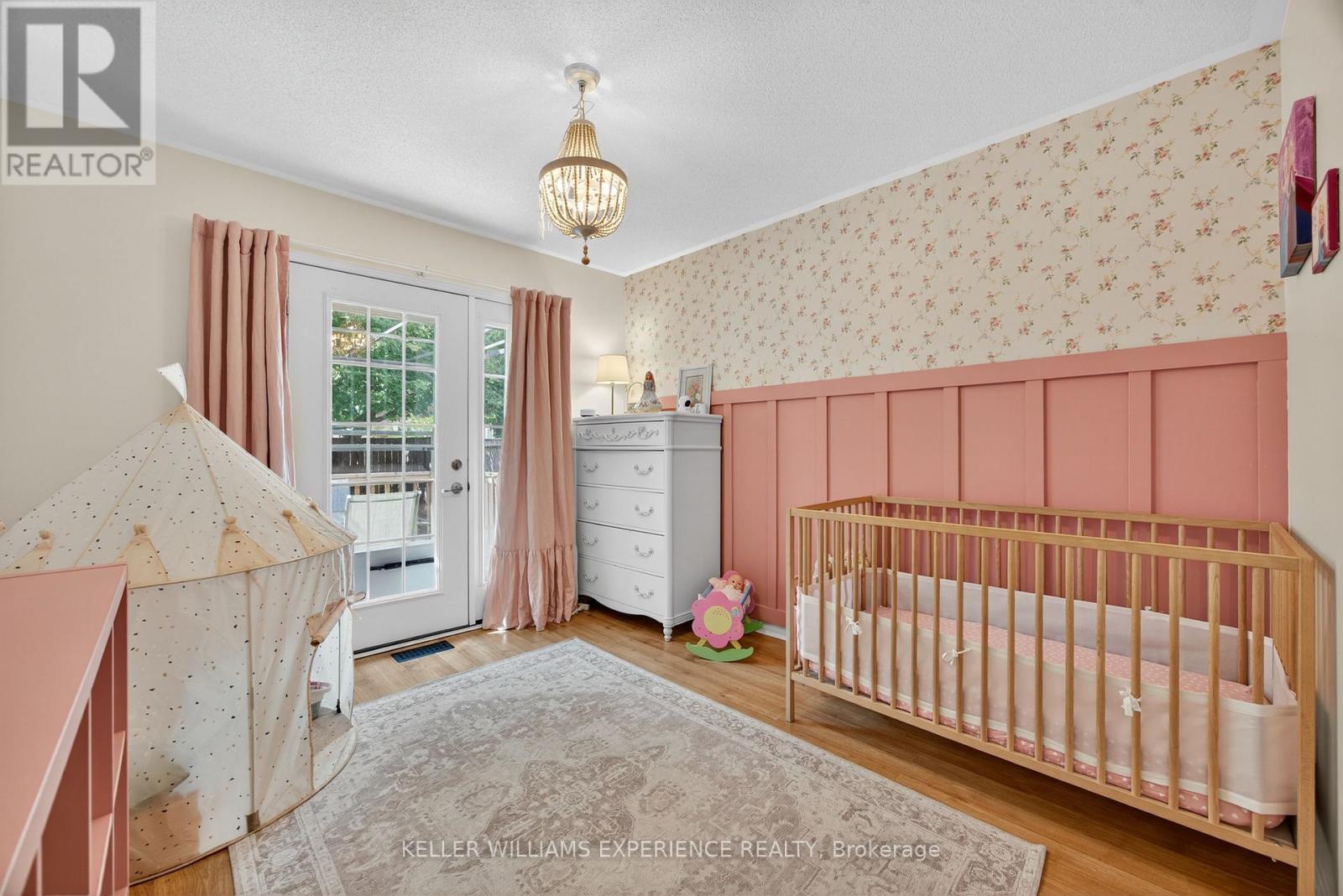 16 LARKIN DRIVE - 20