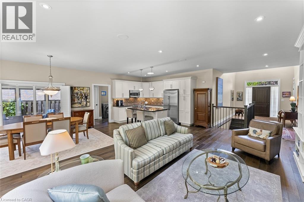 6 CREEKSIDE Drive - 9