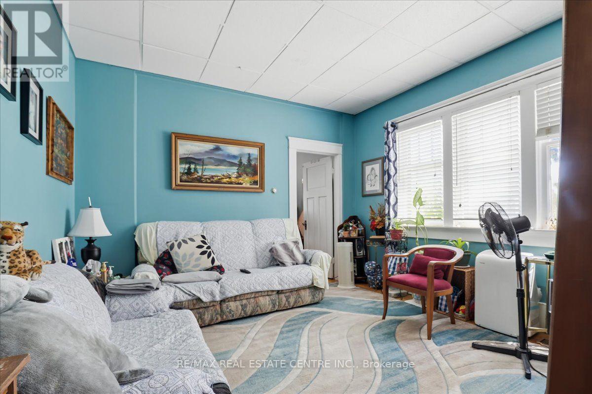 744 QUEEN STREET S - 14